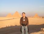 et-reisen vor den Pyramiden von Gizeh bei Kairo/Ägypten