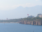 Blick vom Karaalipark: Der Konyaalti-Strand, Hotel Rixos Downtown und  Özkaymak Falez Hotel.
