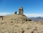 Roque Nublo kayasi, adanin tam ortasinda ve 1732 metre yükseklikte